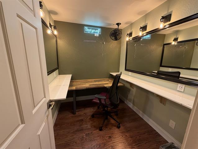 Building Photo - 3621 Welwyn Way Dr