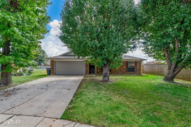 Building Photo - Check Out This 3 Bedroom 2 Bath Close to B...
