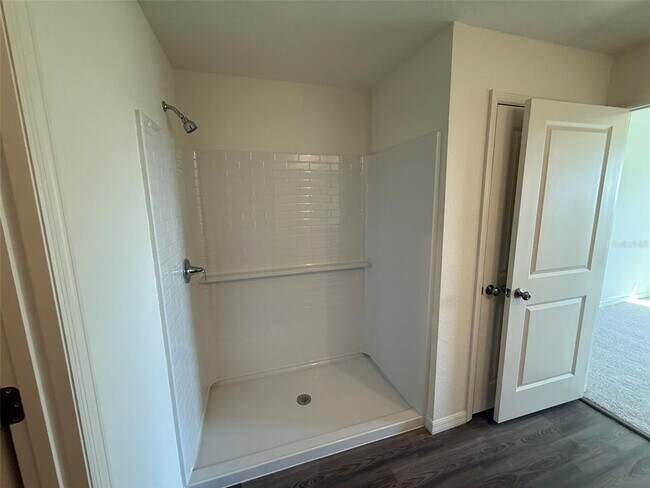 Building Photo - 13453 Kitchener Ave