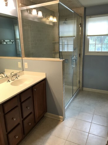 Building Photo - 541 Sweetbriar St