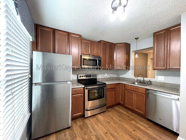Building Photo - 323 Riverwalk Cir