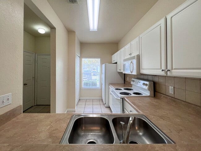 Building Photo - 2/2.5 Town Home in Magnolia Place Available NOW! *Approved Application*