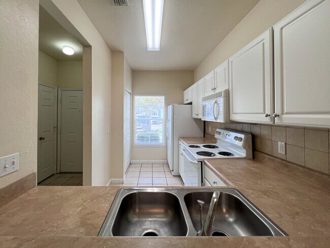 Building Photo - 2/2.5 Town Home in Magnolia Place Available NOW!