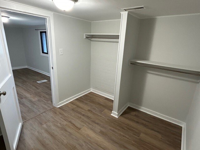 Building Photo - 810 Mc Connell St