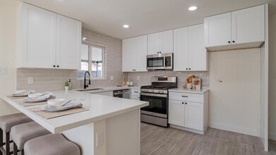 Building Photo - 1800 S Shafer Dr