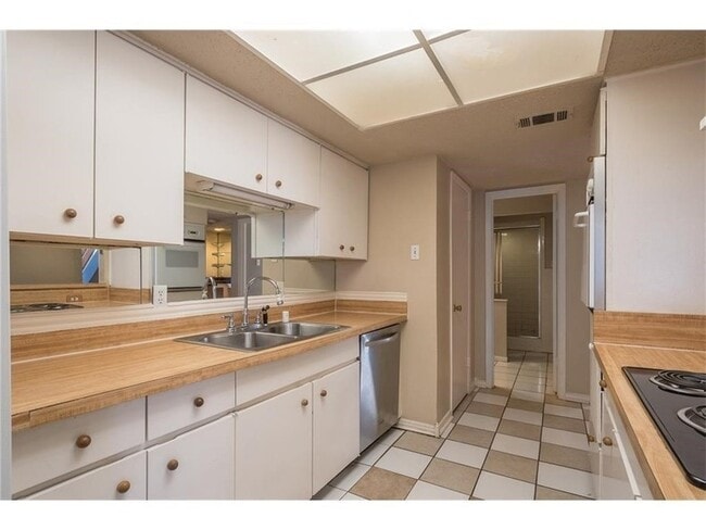 Building Photo - 13509 Red Fern Ln