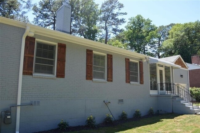 Building Photo - 2381 Eastway Rd