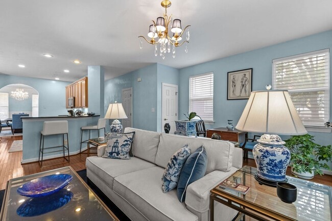 Building Photo - Norfolk Furnished rental Near ODU/NSU