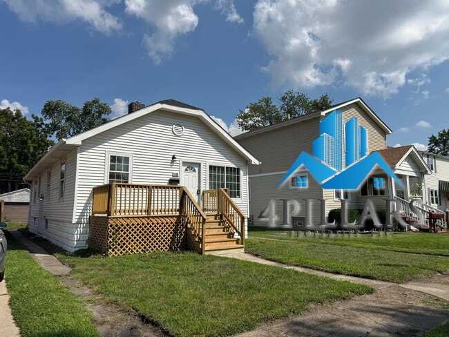 Building Photo - "Beautiful 3-Bedroom Retreat with 2 Baths ...