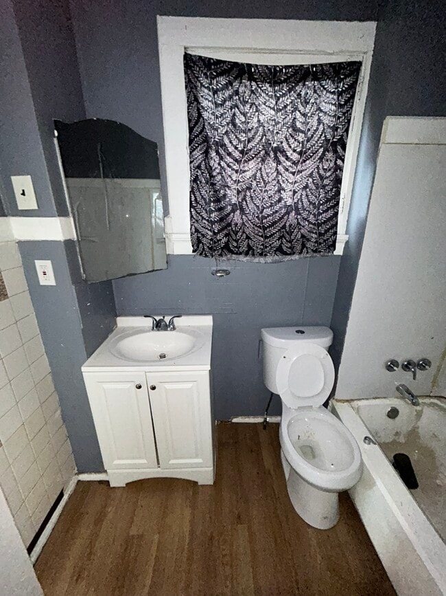 Building Photo - 5312 Hamilton Ave