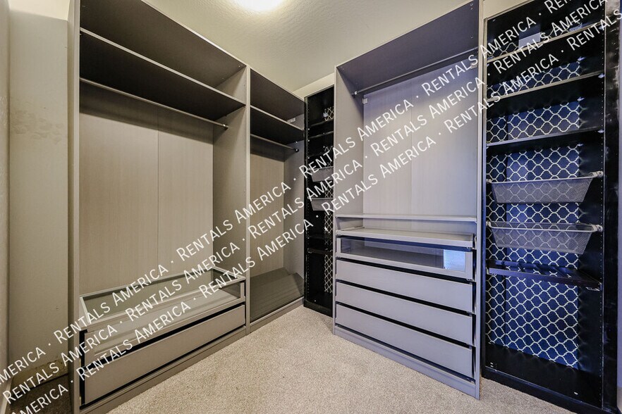 Building Photo - 9862 E Ignition Dr