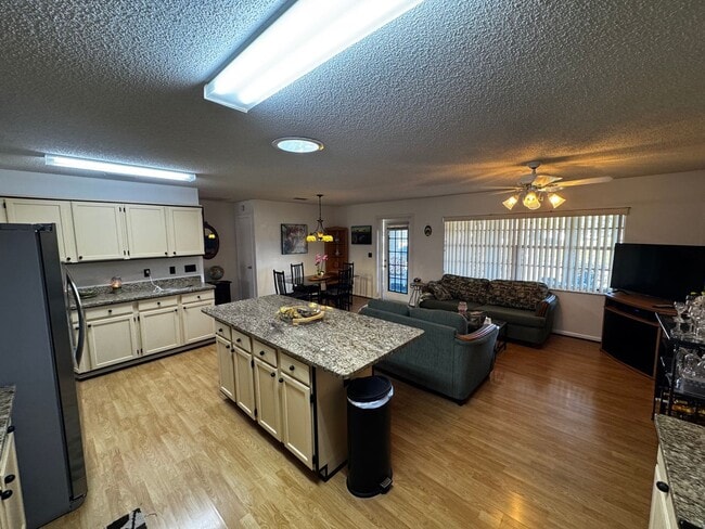 Building Photo - Active 55+ Living in On Top of the World – 2BR/2BA Villa with Resort-Style Amenities!