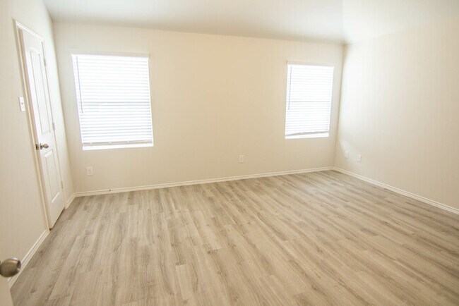 Building Photo - 5606 Hawksbury Creek Trail