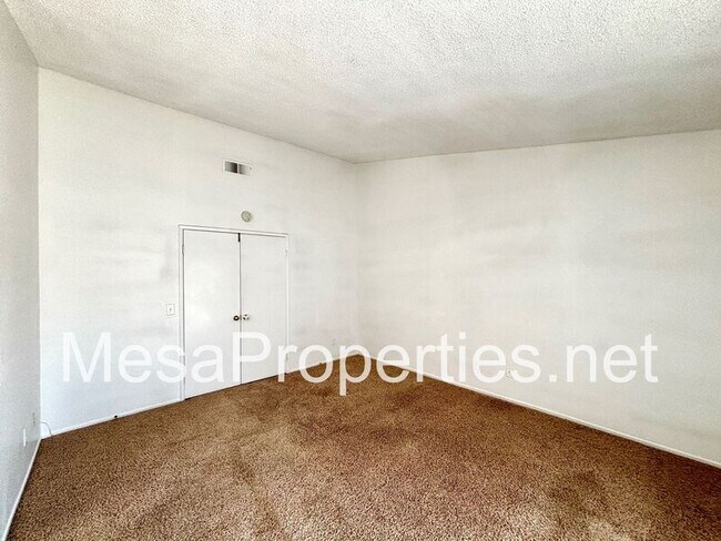 Building Photo - 14581 King Canyon Rd