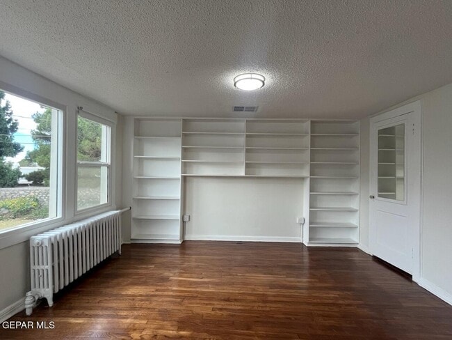 Building Photo - 1203 Madeline Dr