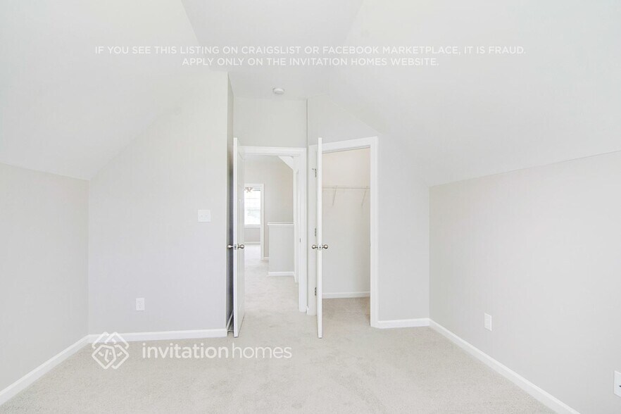 Building Photo - 26 Crest Cir