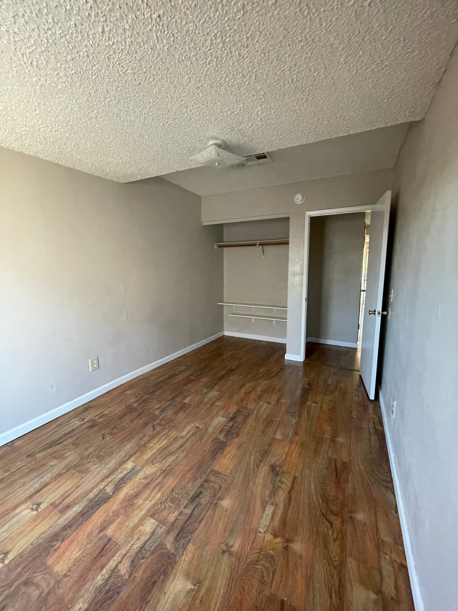 Building Photo - 415 H St