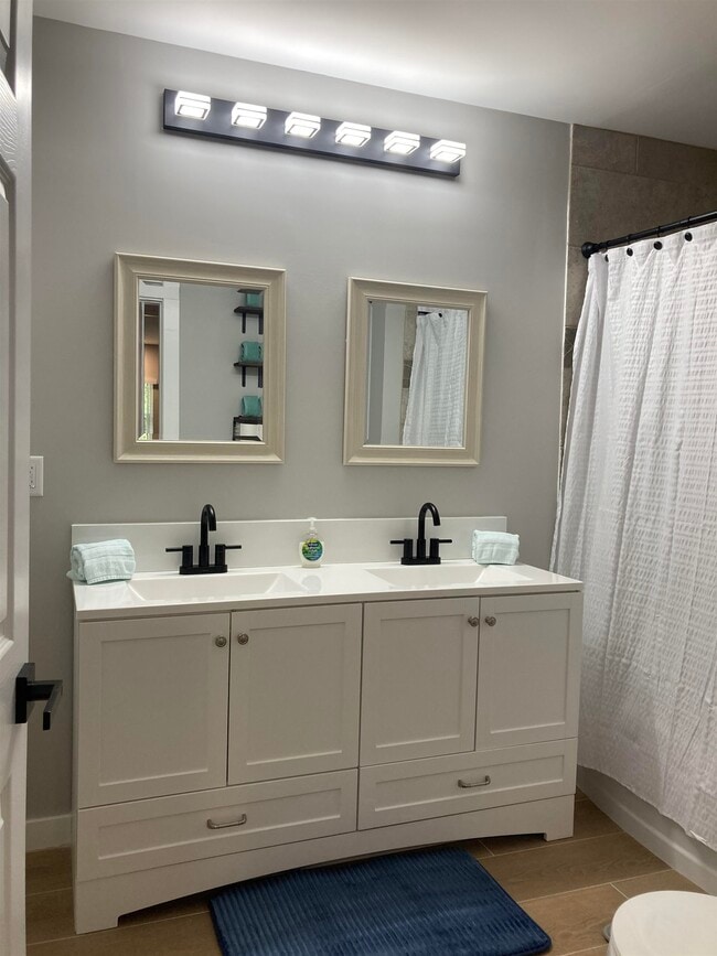 Building Photo - 5200 Choctaw St