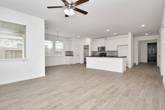 Building Photo - 304311 Crystal Strm Ln
