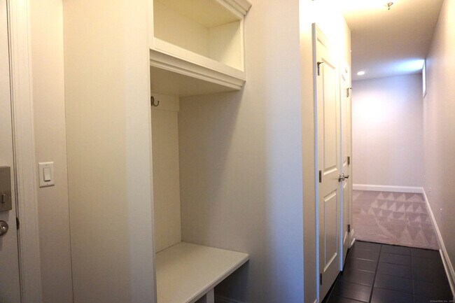 Building Photo - 56 Moorland Dr