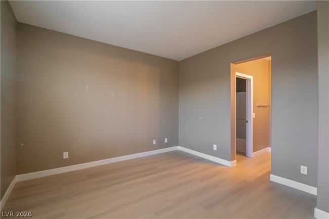 Building Photo - 1228 Sun Village Ave