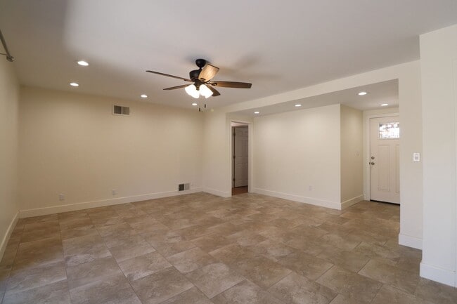 Building Photo - **Spacious 4-Bedroom Home for Rent – Northeast Santa Maria**