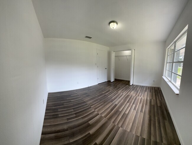 3rd bedroom with closet - 112 Big Apple Rd