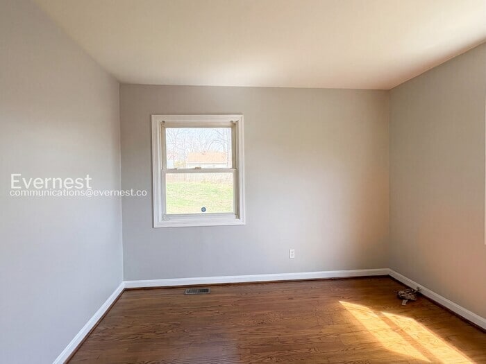 Building Photo - 7730 Emerson Rd