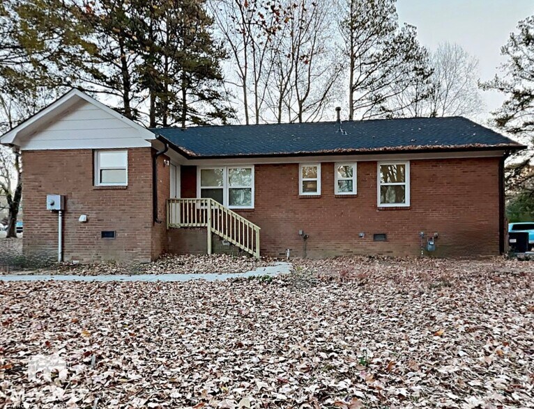 Building Photo - 6600 Barrington Dr