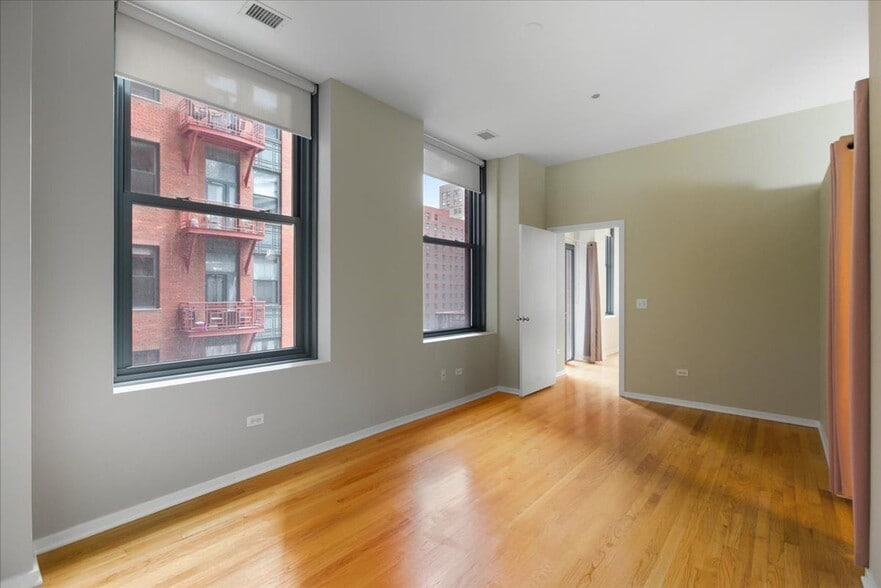 Building Photo - 208 W Washington St