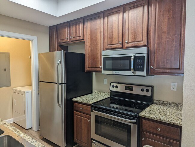 Building Photo - Beautiful One Bedroom Apartment in Fort Walton Beach!