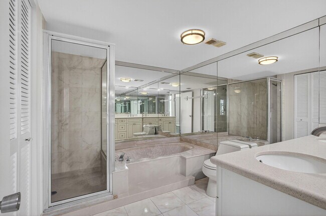 Building Photo - 5540 N Ocean Dr