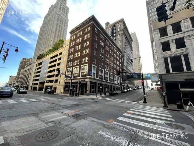 Building Photo - 929 Walnut-04