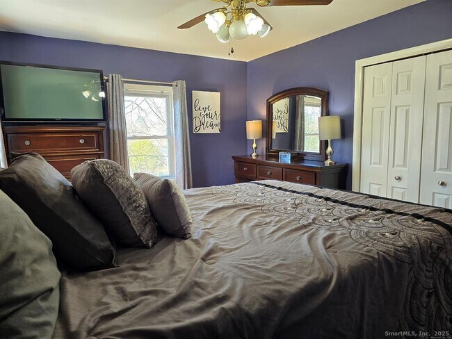 Building Photo - 856 Shagbark Dr