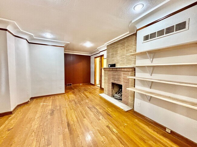 Building Photo - 3810-3812 Central St.