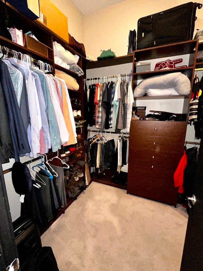 Building Photo - 2125 Southend Dr