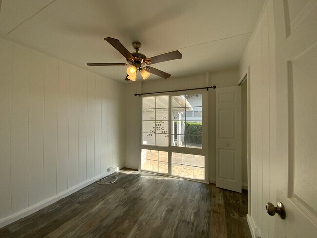 Building Photo - T1217ach