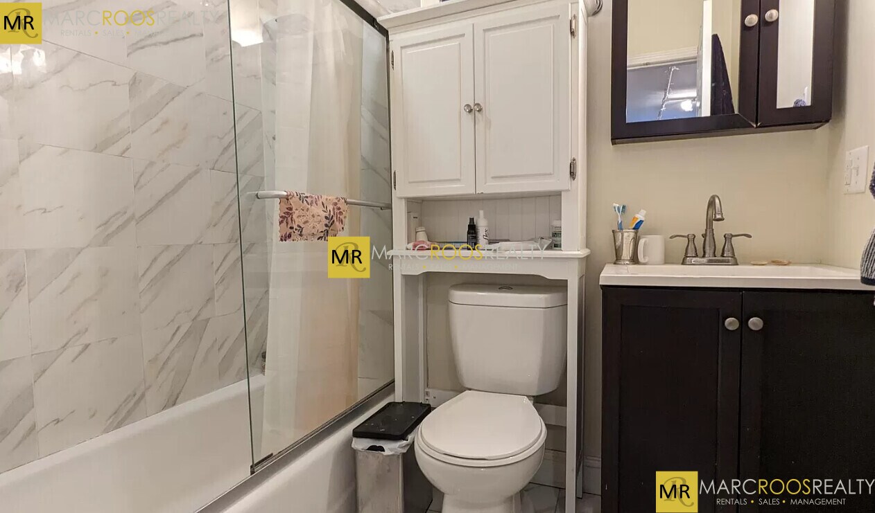 Building Photo - 70 Fenway