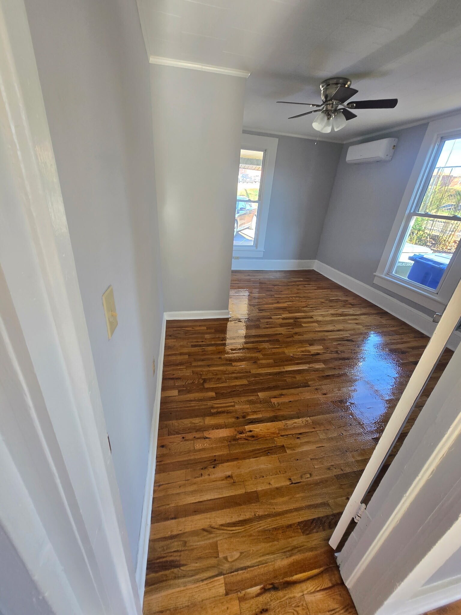 Building Photo - 105 W South St