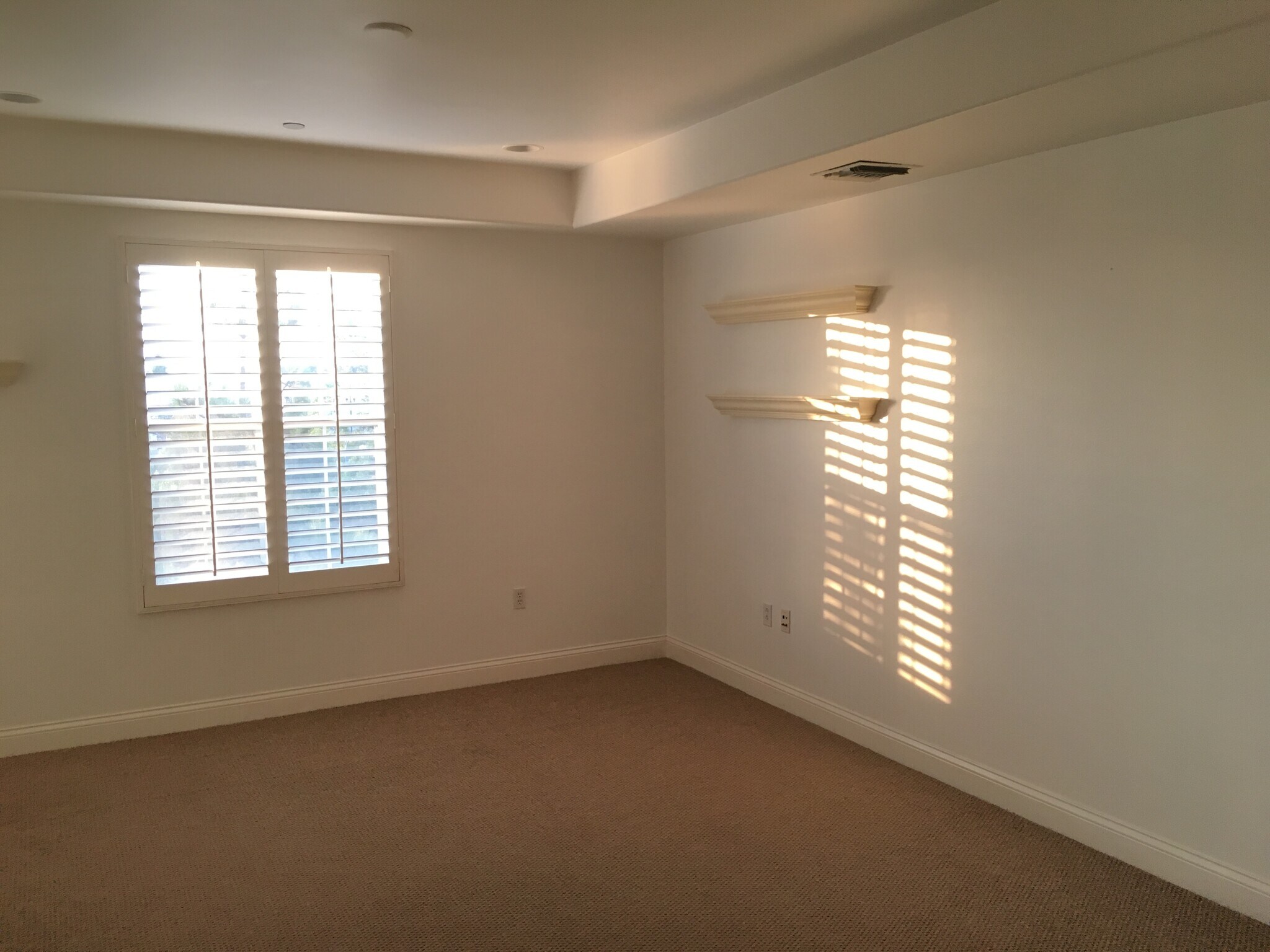 Building Photo - 12975 Agustin Pl