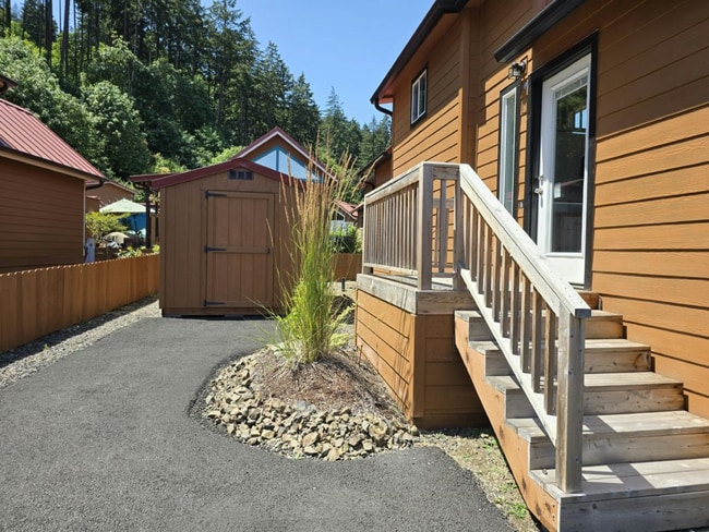 Building Photo - 8372 Enchanted Way SE