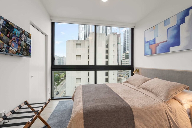 Building Photo - 225 N Miami Ave