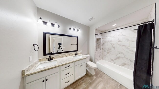 Building Photo - 5109 W Grey Ghost Rd