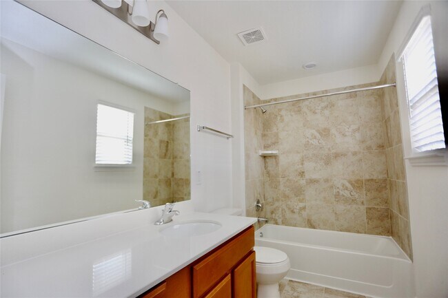 Building Photo - 2507 Winding Hawthorn Ct.