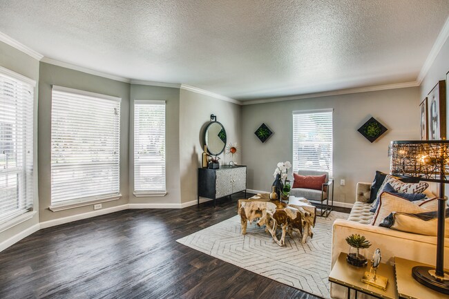 Building Photo - Medical Center Apartments - Super Deal!