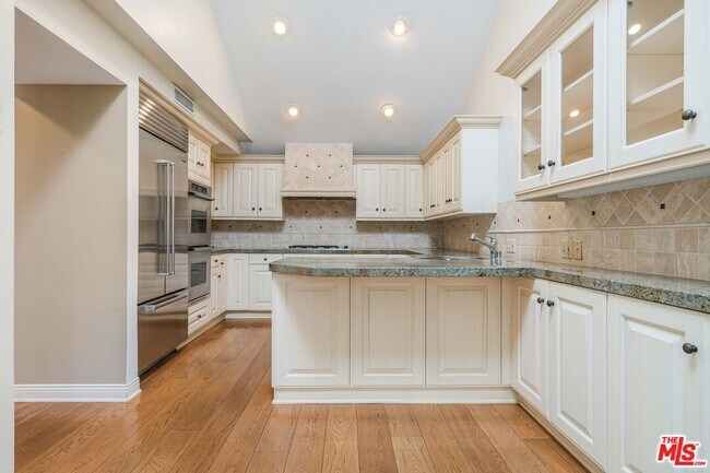 Building Photo - 13080 Mindanao Way