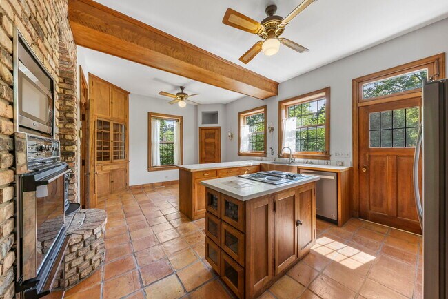 Building Photo - 1092 Wexford Ct