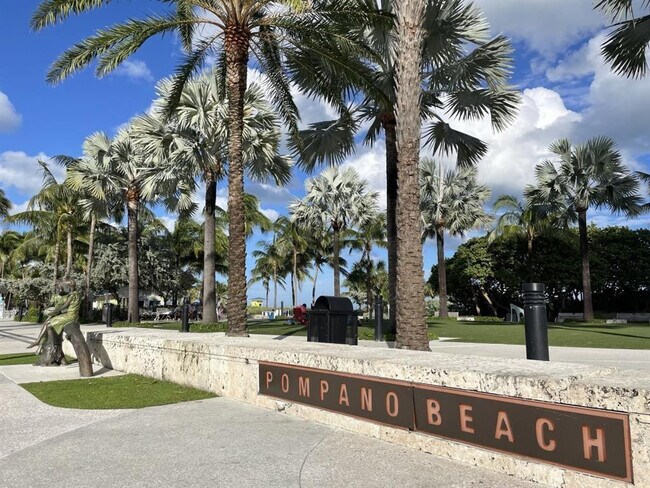 Building Photo - 2611 NE 20th St