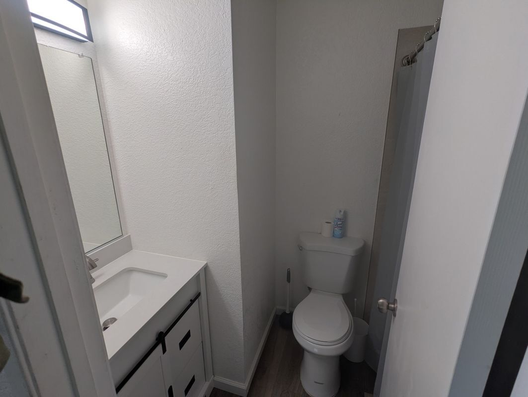 Building Photo - 1460 Kendall Dr