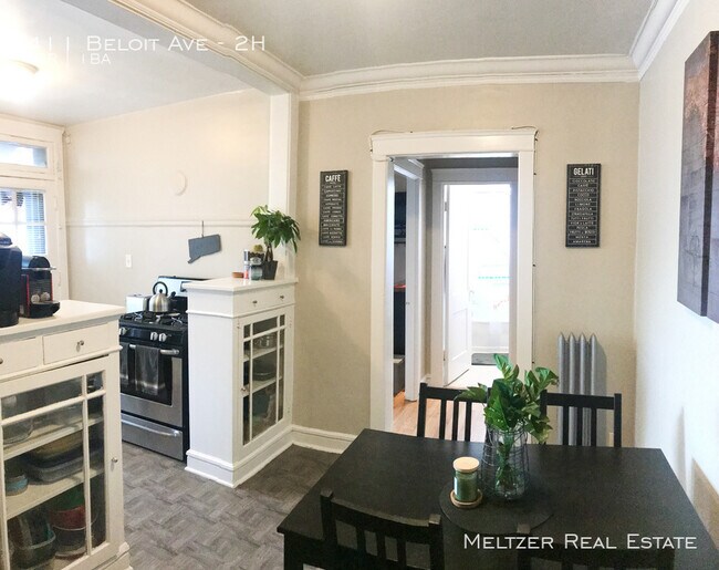 Building Photo - 411 Beloit Ave